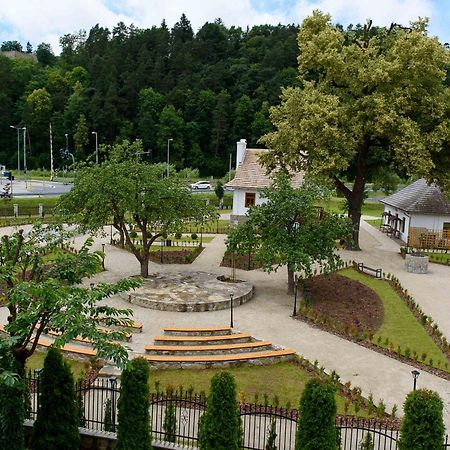 Villa Turris Apartamenty Przy Muszynskim Zamku Мушина Экстерьер фото
